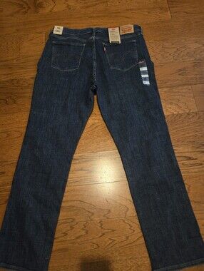 Levi's Women's Classic Straight Leg Jeans Indigo Blue Denim Size 14S  28" inseam